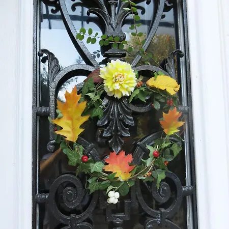 Le Domaine De Pasiphae Bed & Breakfast